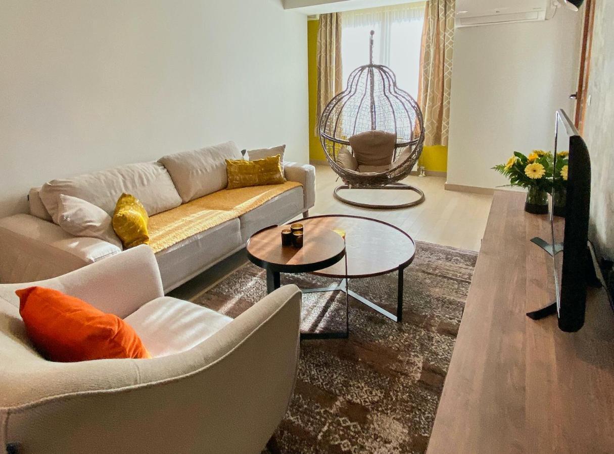 Stylish Apartment, Skopje Centre - Private Parking - Panoramic Views المظهر الخارجي الصورة