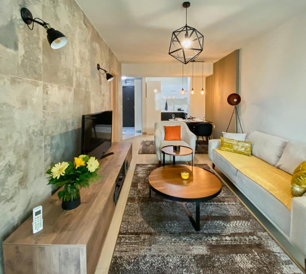 Stylish Apartment, Skopje Centre - Private Parking - Panoramic Views المظهر الخارجي الصورة