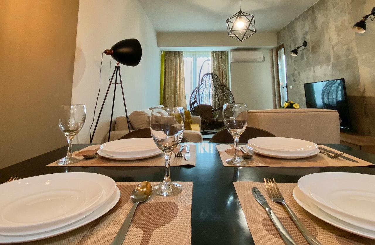 Stylish Apartment, Skopje Centre - Private Parking - Panoramic Views المظهر الخارجي الصورة