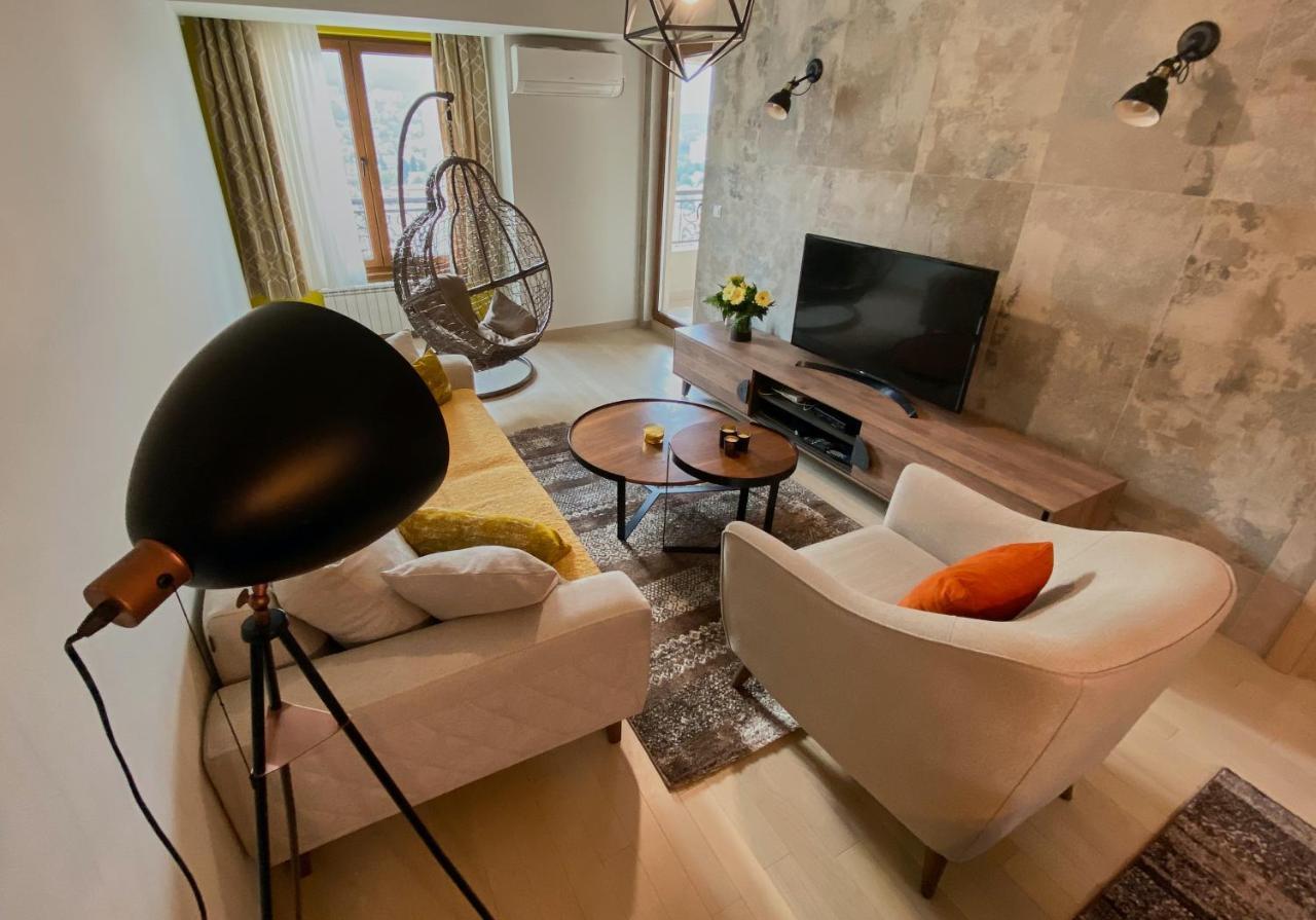 Stylish Apartment, Skopje Centre - Private Parking - Panoramic Views المظهر الخارجي الصورة